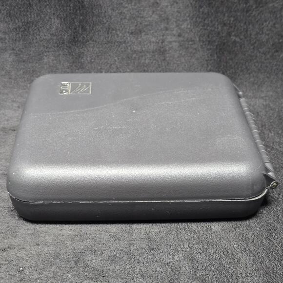 Metro CD DVD Blu-Ray Hard Case Disc Holder Holds 12 Compact Discs - Picture 6 of 7